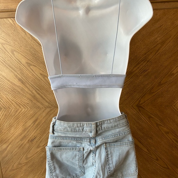 Prettylittlething light blue triangle bra top - Picture 6 of 7